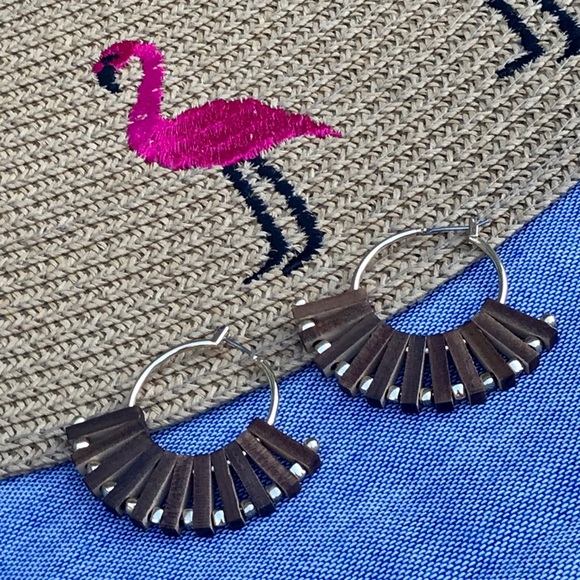 β¨HPx2β¨ Wood & Gold-Tone Hoop Earrings - Picture 2 of 5